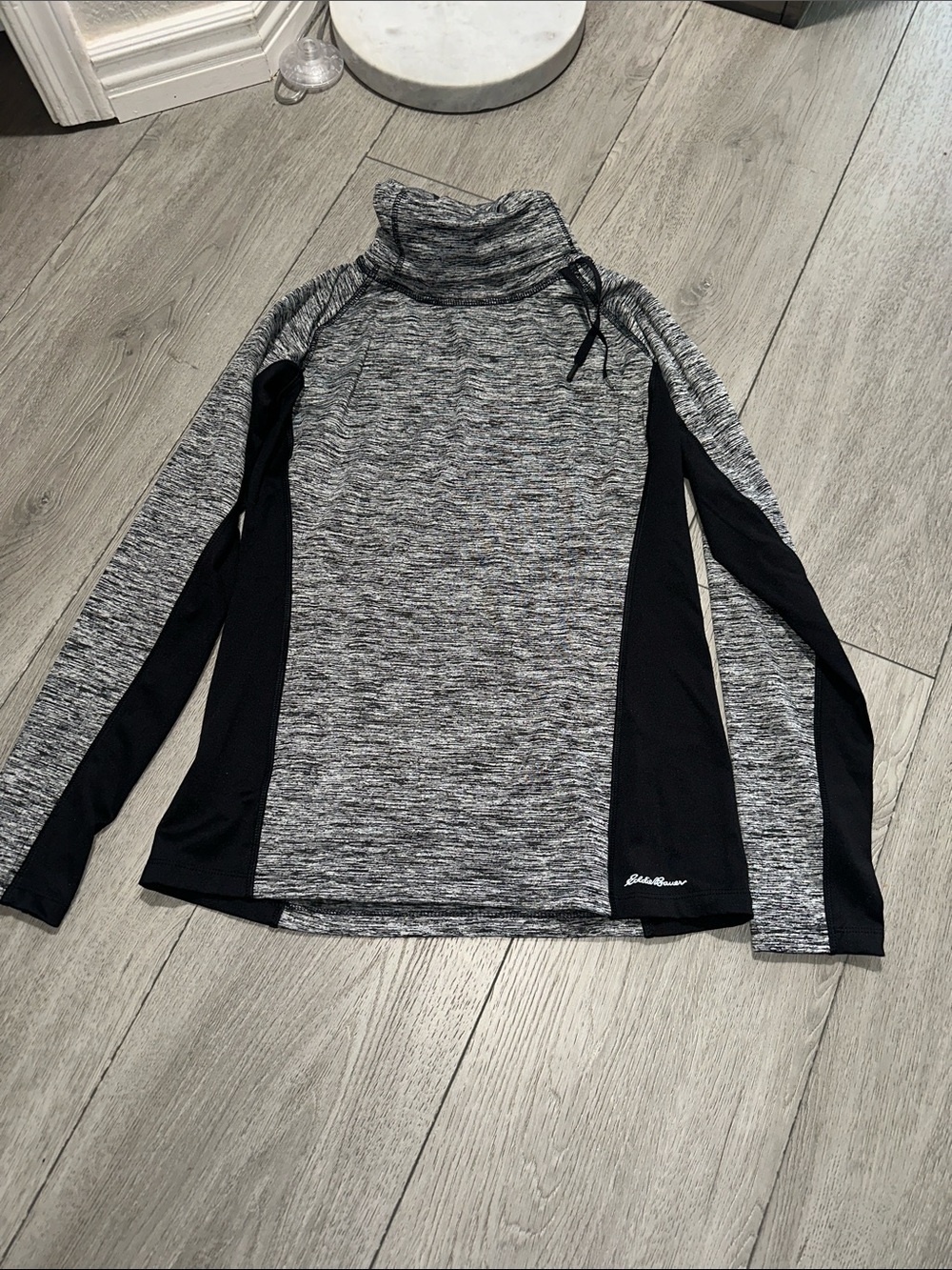 Eddie Bauer motion Heather Gray & Black Turtleneck Performance Top size small